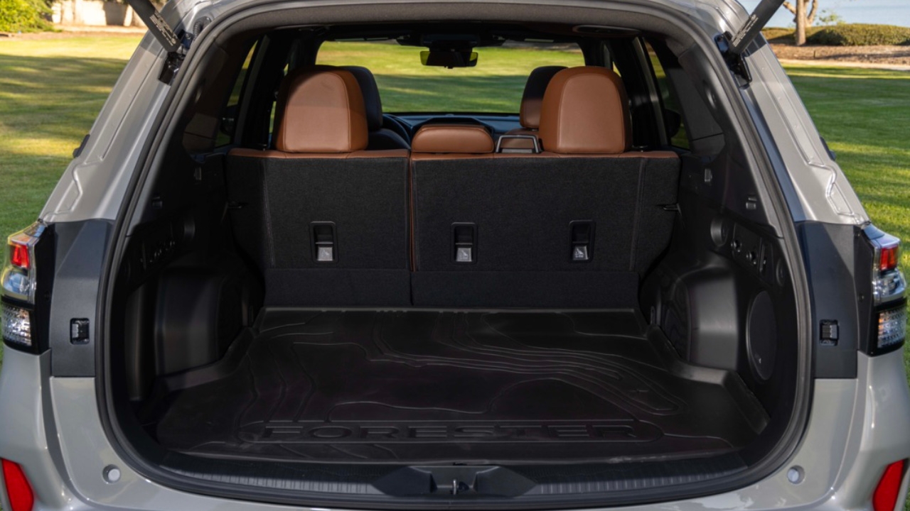 vue de l'espace de chargement d'une Subaru Forester 2025