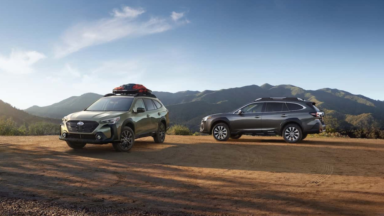 vue de deux Subaru Outback 2026 dans deux angles différents